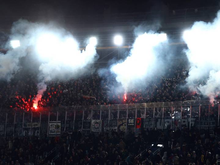 Barcelona exige a Eintracht Frankfurt pagar daños causados en el Camp Nou