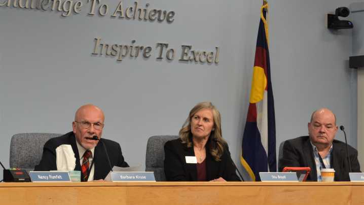 Thompson school board swears in new members, elects Stu Boyd president