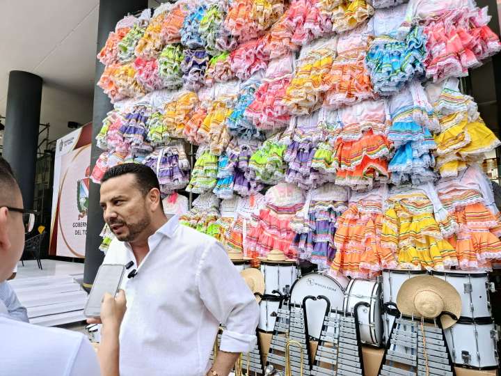 Gobierno del Tolima entrega millonaria dotación a la cultura del Departamento