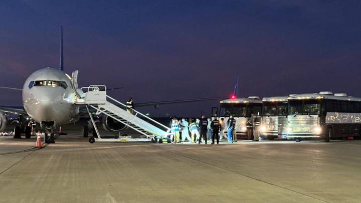 EE.UU. detiene el vuelo de deportación de venezolanos programado