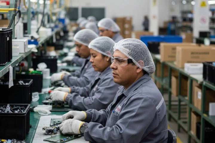 Gobierno plantea reducción de jornada a 40 horas con transición escalonada hasta 2030