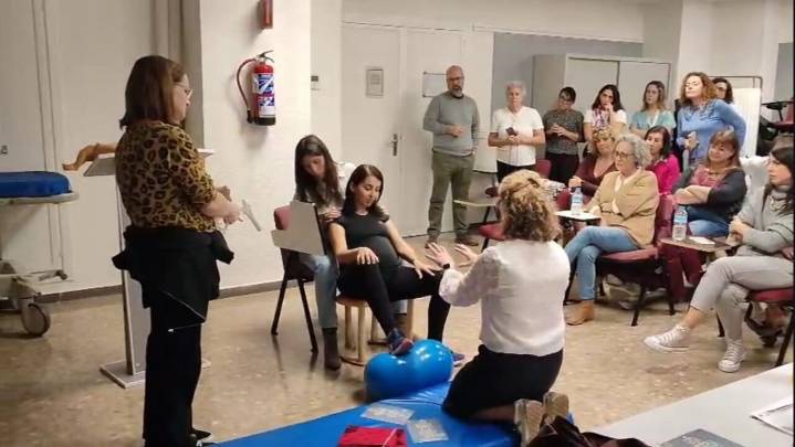 El Hospital Costa del Sol, pionero en España en una actividad para promover el parto fisiológico
