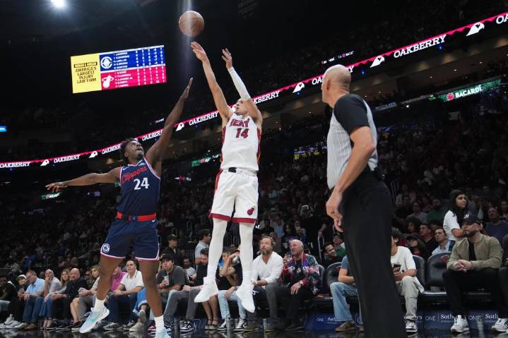 Heat iguala récord de franquicia con 24 triples y vence 140-123 a Clippers – Chicago Tribune