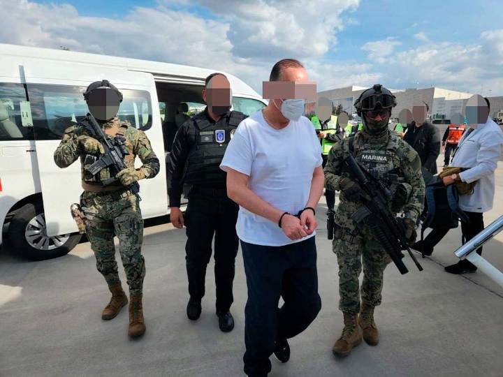 Ingresan a Almoloya al exgobernador de Chihuahua César ‘N’