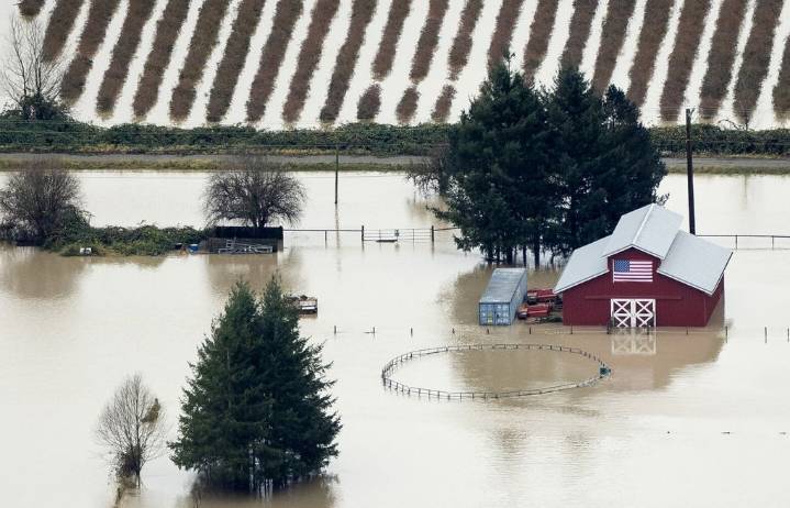 WA floods: After dry weekend, more rain, flooding ahead