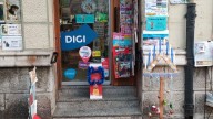 El kiosco de Astorga en el que hacen quedadas para intercambiar cromos
