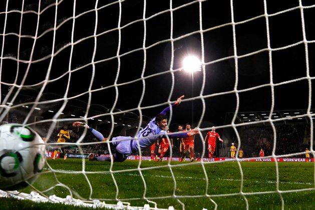 High-flying Eagles show their Premier class in first half blitz to see off Shels