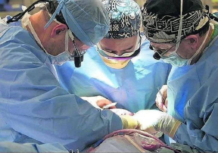 El Hospital de León recibirá casi dos millones de euros para operaciones de corazón