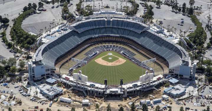 Free tickets vs. 25% raise: Dodger Stadium tour guides contentious divide colors union vote