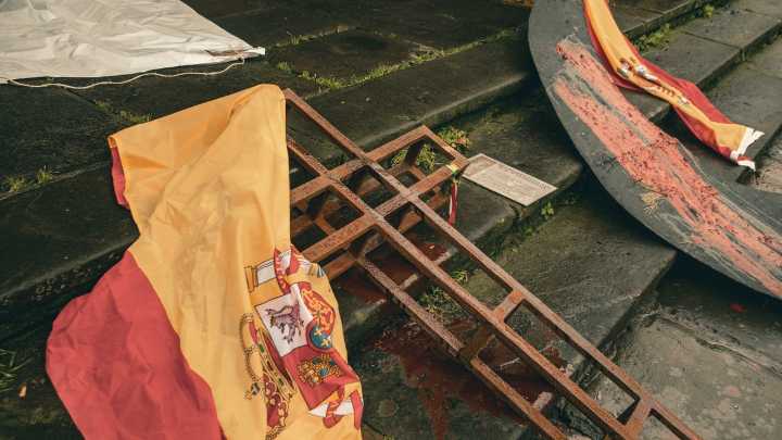 Bildu evita condenar los ataques contra símbolos españoles de sus cachorros: "No tenemos responsabilidad"