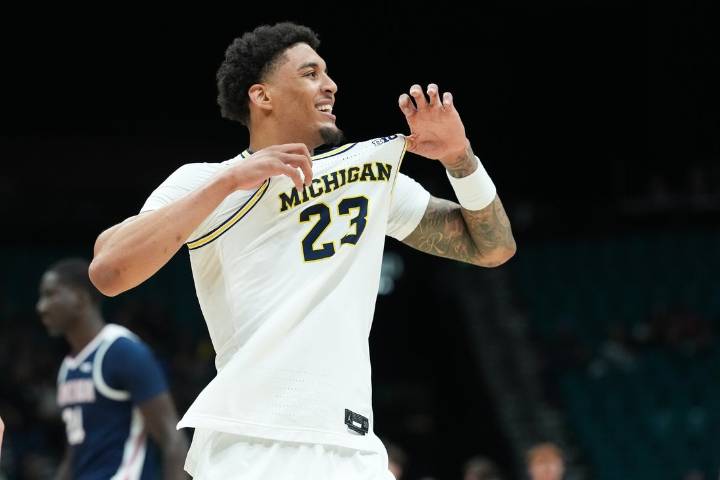 Deadspin | No. 3 Michigan, No. 7 Michigan State make jumps in Top 25