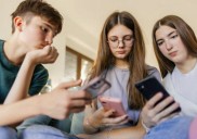Australia comienza a aplicar la primera prohibición mundial de redes sociales para adolescentes