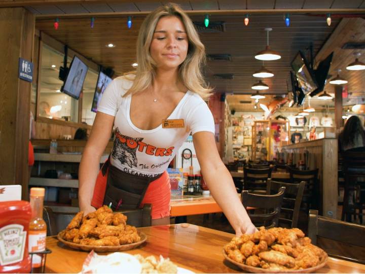 The rise and fall of Hooters
