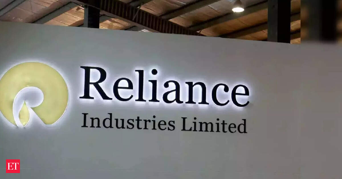 Four top refiners turn to Russia oil; Reliance Industries stays away