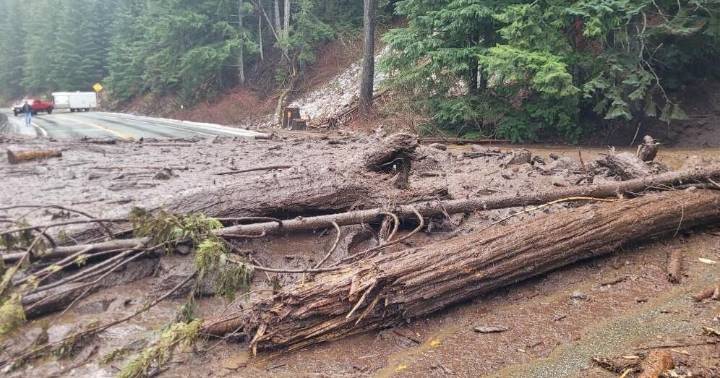 Blewett, Stevens passes closed overnight; detour available via Highway 28