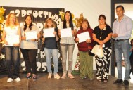 Entregaron 120 certificados de los talleres y...