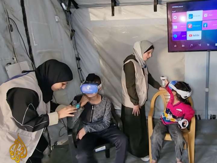 Virtual reality offers escape to Gaza children wounded in Israel’s war