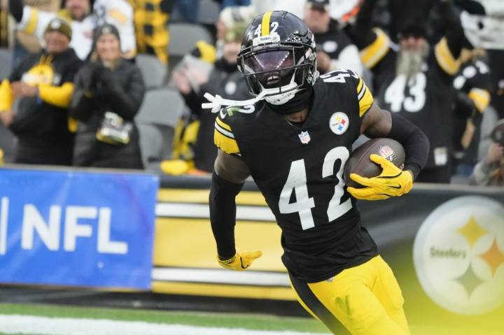 Steelers rule Out James Pierre and Andrus Peat