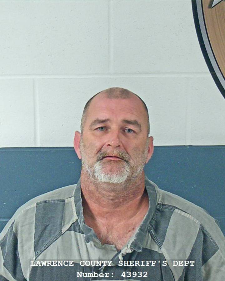 Driver fails to yield to emergency vehicle, arrested on OWI charges