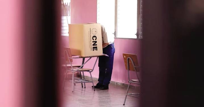 Recuento en Honduras agita tensión política