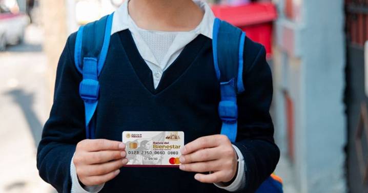 Alumnos con estas iniciales reciben la beca Rita Cetina del 8 al 12 de diciembre