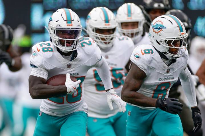 Dolphins' De'Von Achane rib injury update
