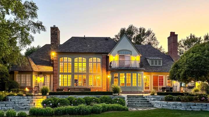 MI Dream Home: Backyard is Bloomfield Hills Country Club