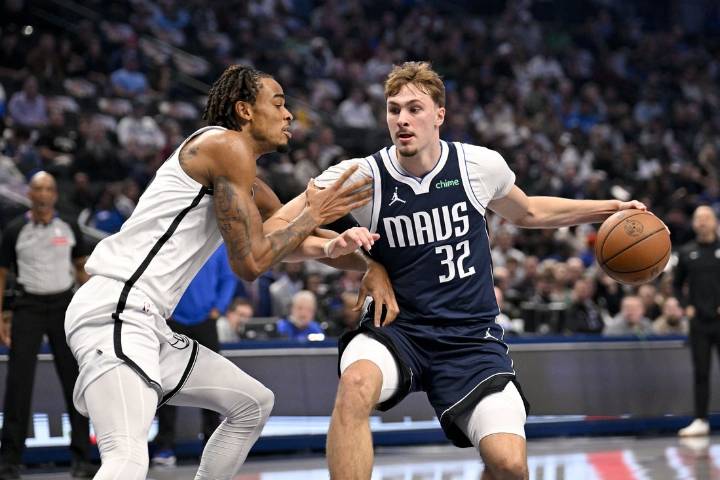Deadspin | Anthony Davis' all-round effort boosts Mavs over Nets