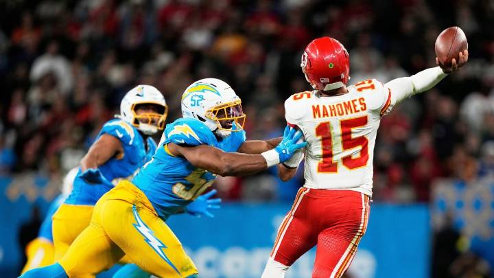 NFL Week 15 picks, predictions, schedule, odds, fantasy tips