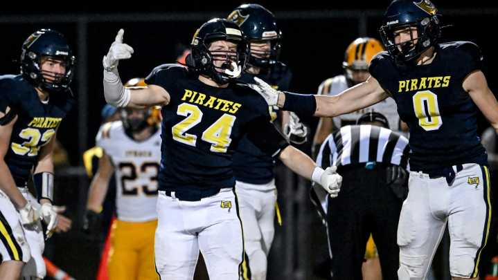 Pewamo-Westphalia, Leslie lead area's D7-8 all-state football selections