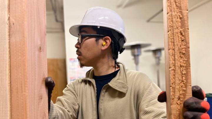 Construction workshop gives Kipnuk storm evacuees new skills, new hope