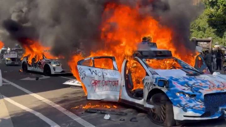 Waymo Car Achieves Sentience At Worst Possible Moment