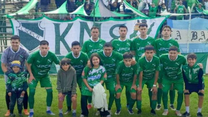 Petroquímica goleó y será el rival de Huracán en la final