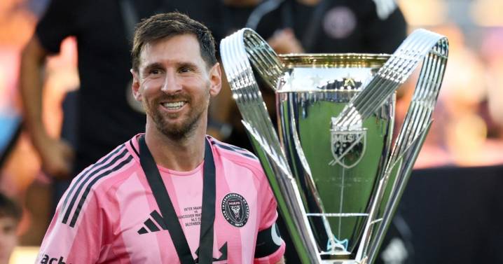¡OTRO RÉCORD PARA EL GOAT! Lionel Messi es el futbolista con más títulos del mundo y estos son TODOS sus trofeos