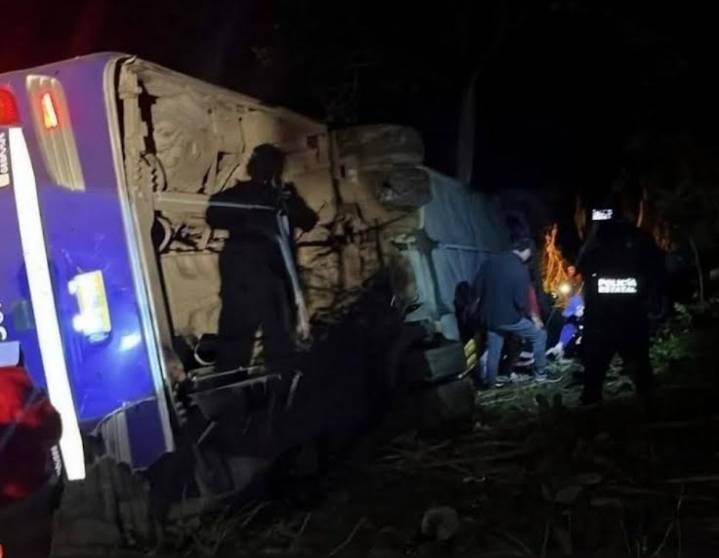 Tragedia en la México–Tampico deja cinco muertos y 22 heridos tras volcadura de autobús de pasajeros