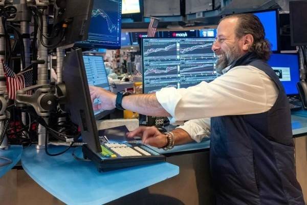 Cierran mercados de EU con pocos cambios