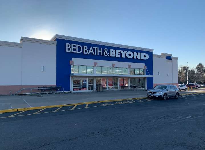 Major home goods retailer merges with former rival, will shutter over 40 stores