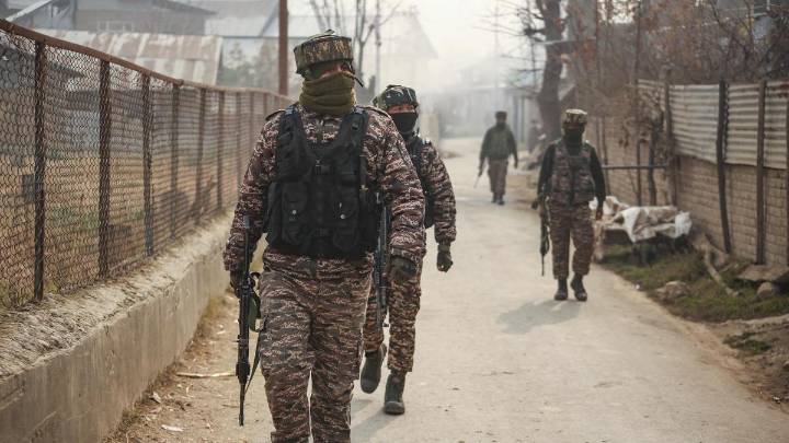 Terrorist associated with Jaish-e-Mohammad held from J&K’s Pulwama; grenade recovered