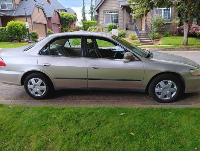 Car stolen from 80-year-old nonprofit volunteer on Thanksgiving