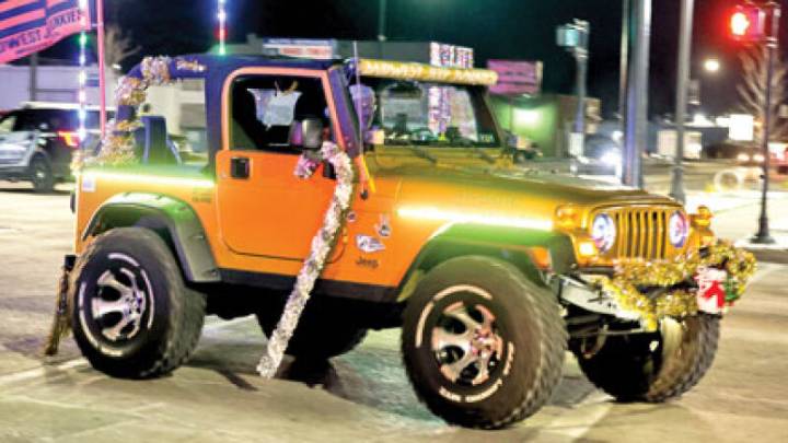 Christmas season parades through Roseville neighborhoods