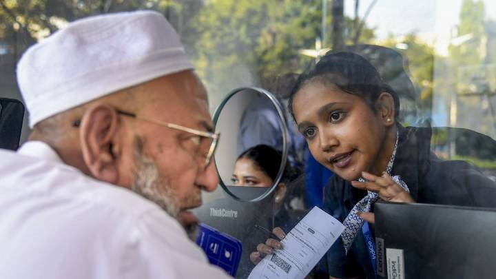 IndiGo updates Day 7: 400 flights from Delhi, Mumbai cancelled today, Air India to refund tickets bought during price surge