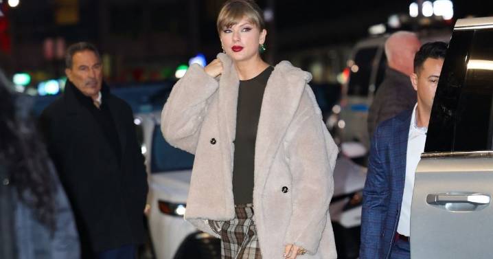 Taylor Swift Hops on the Skorts Trend With Tiny Sandy Liang