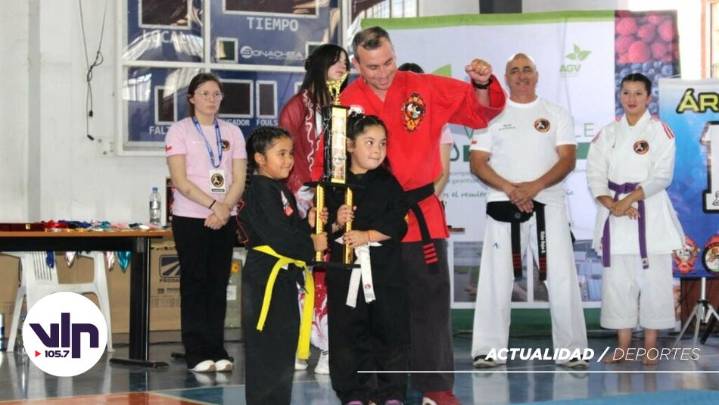 Kenpo Gikan arrasa en campeonato nacional de karate con 45 podios