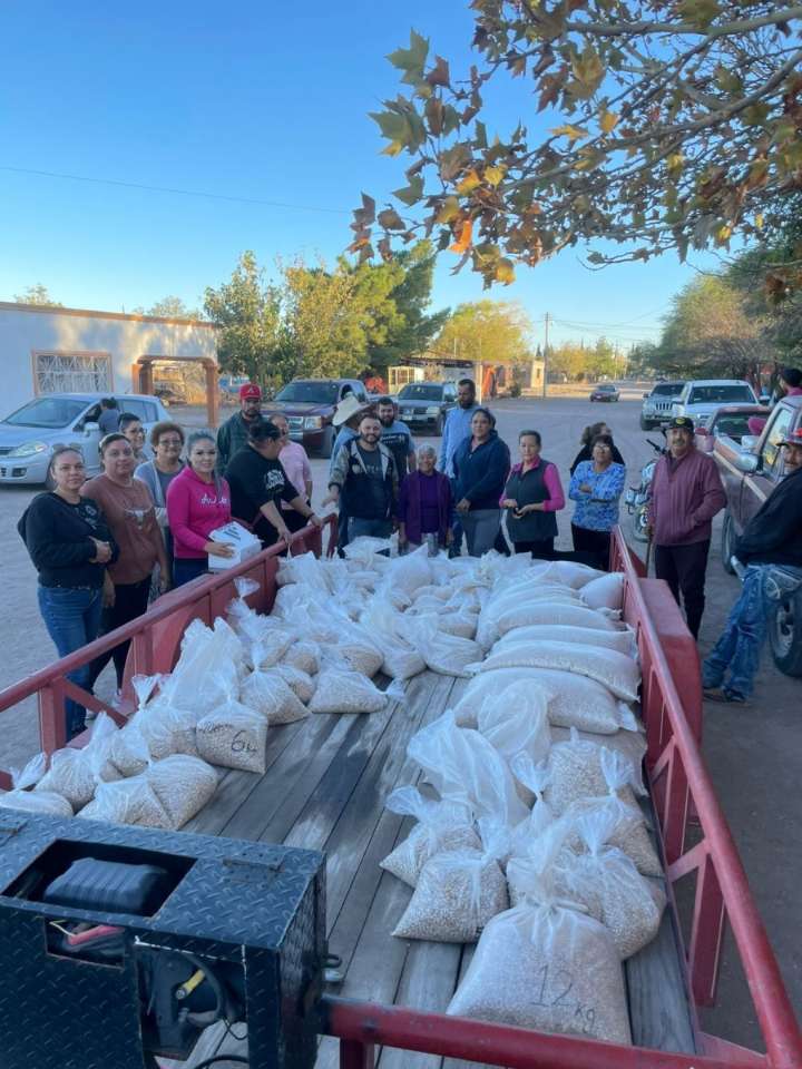 Llevan frijol a bajo costo a comunidades rurales de Meoqui