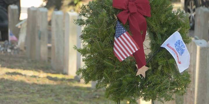 Patriotism on display as wreaths honor veterans at Bonaventure Cemetery