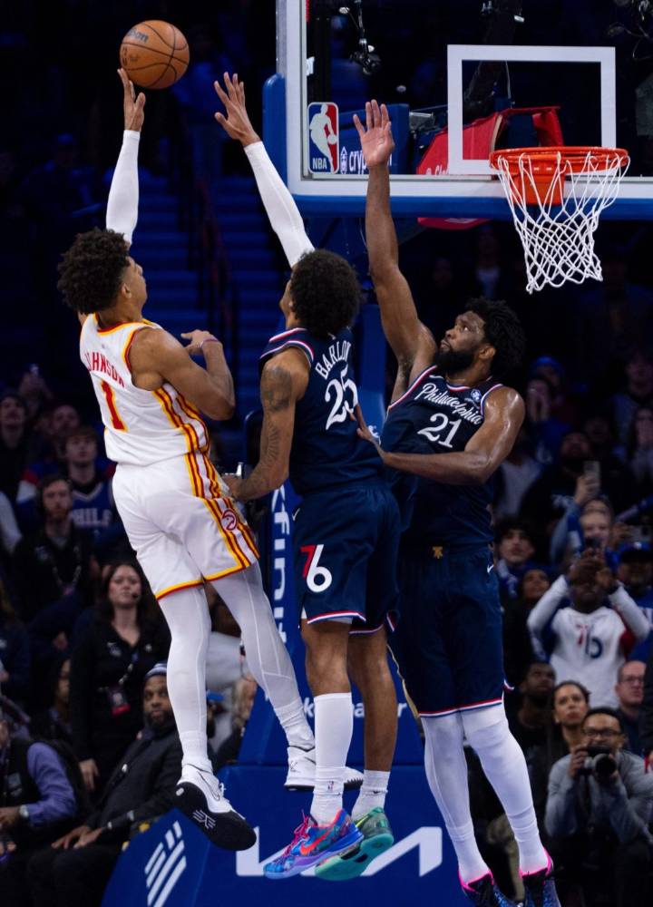 Sixers Notebook: Amid injuries, Dominick Barlow’s flexibility shines