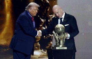 La FIFA distingue a Donald Trump con su recién creado Premio de la Paz