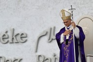 El papa dice que es mejor el diálogo o incluso presiones económicas que atacar Venezuela
