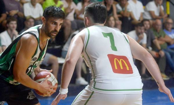 Heinrich y un mensaje tras el amplio triunfo de Villa Mitre: "Demostramos que no van a llevarnos puestos"