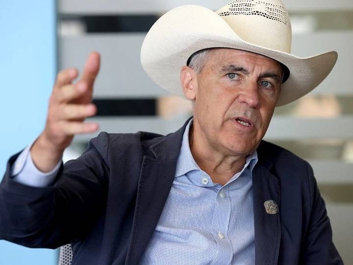 Support for Mark Carney rises after pipeline MOU